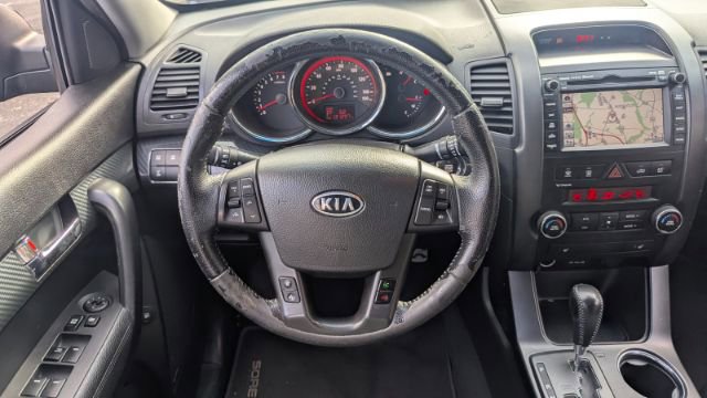 Used 2011 Kia Sorento SX image 28