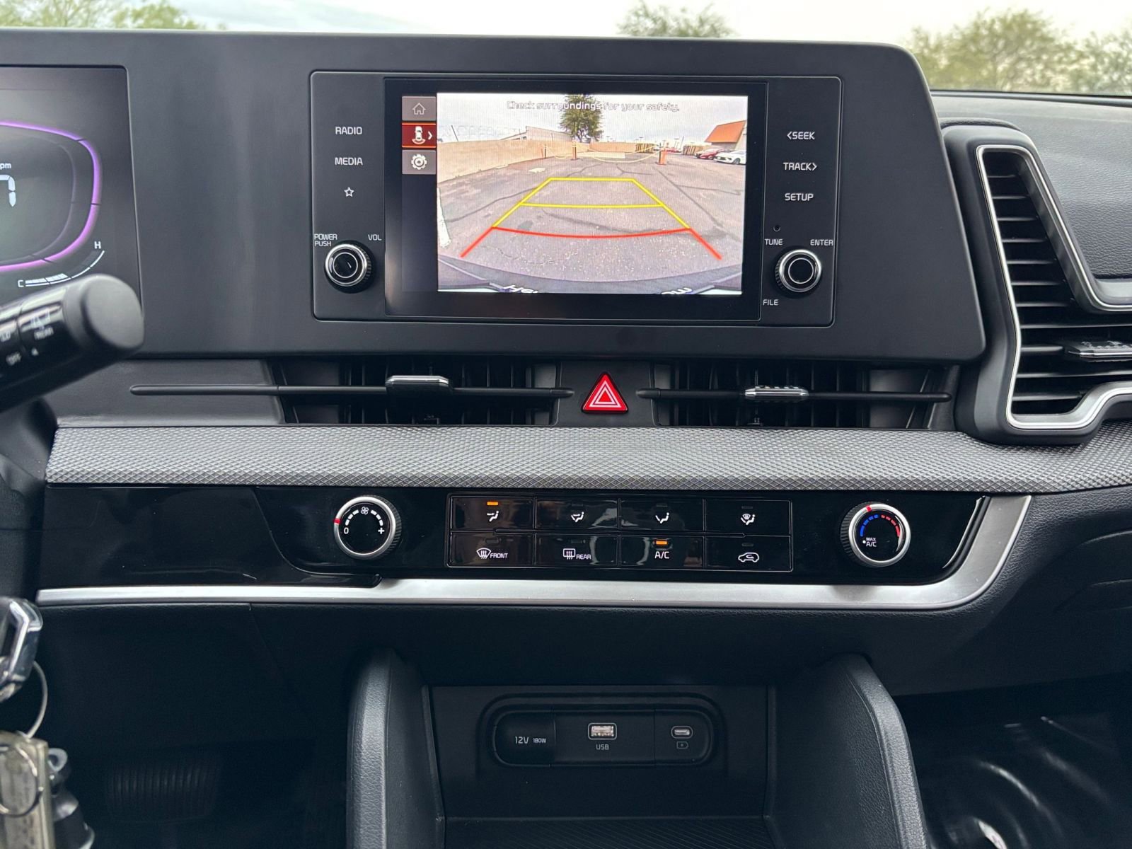 Used 2025 Kia Sportage LX image 18