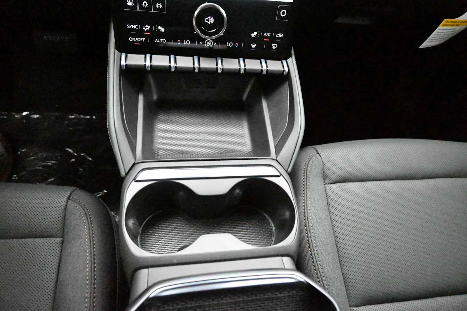 New 2026 GMC Terrain AT4 w/ Technology Package II AWD/4WD image 16
