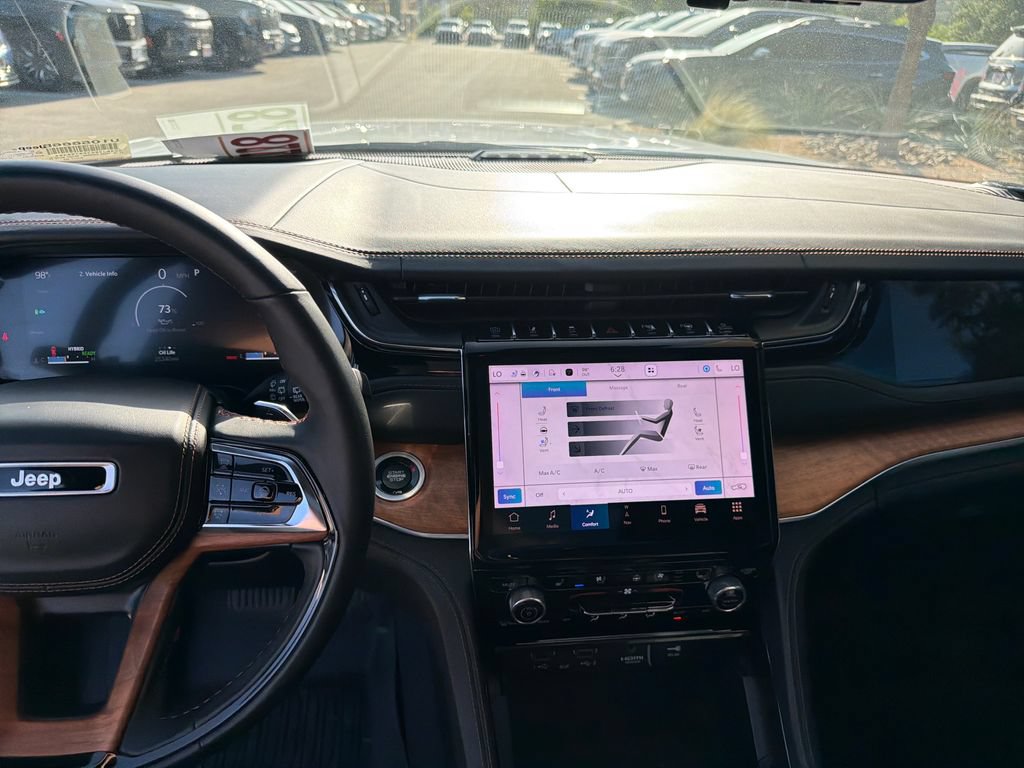 Used 2023 Jeep Grand Cherokee Summit AWD/4WD image 23