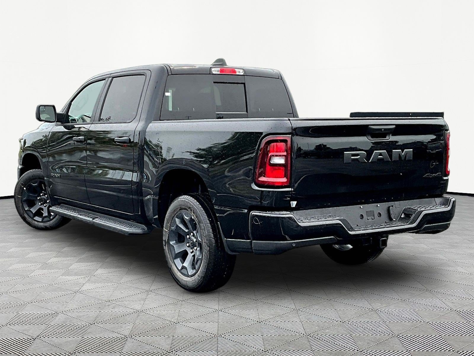 New 2026 RAM 1500 Express AWD/4WD image 4