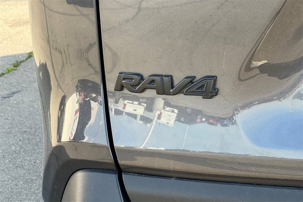 Used 2025 Toyota RAV4 Limited image 28