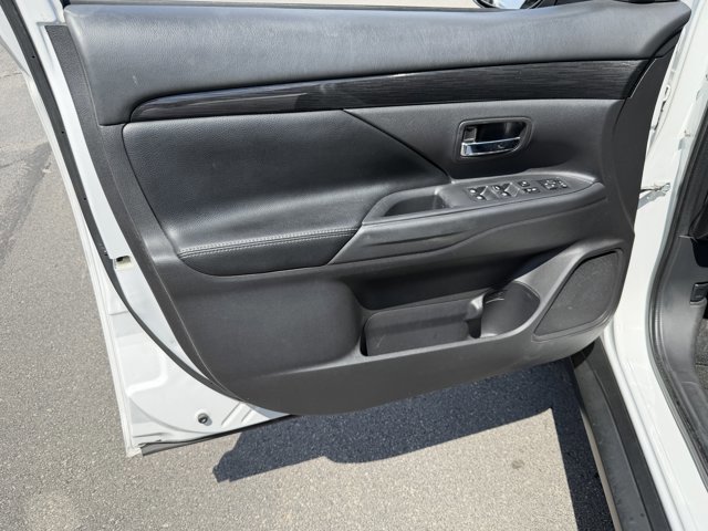 Used 2017 Mitsubishi Outlander SEL FWD image 12