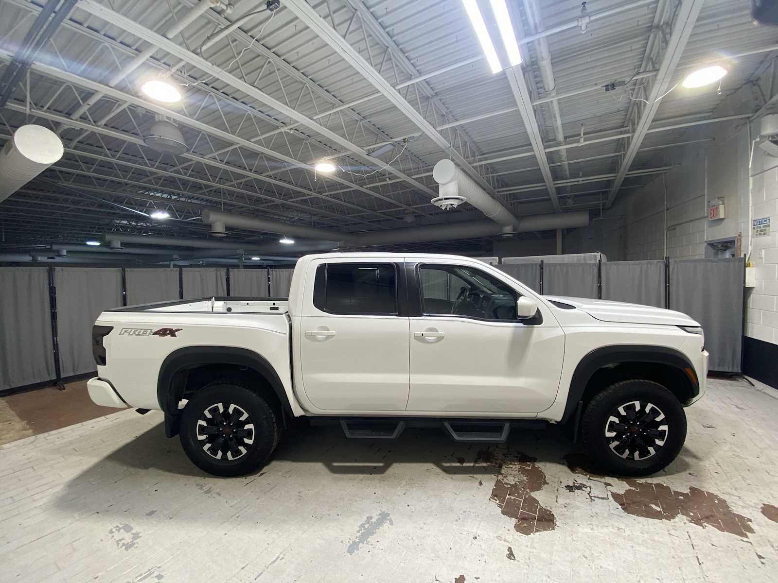 Used 2023 Nissan Frontier PRO-4X w/ Technology Package AWD/4WD image 27