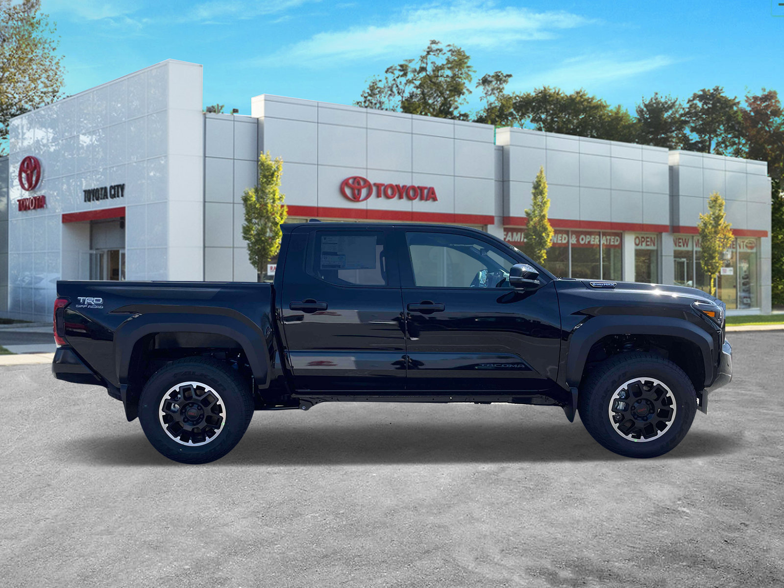 New 2026 Toyota Tacoma SR w/ SR Upgrade Package AWD/4WD image 4
