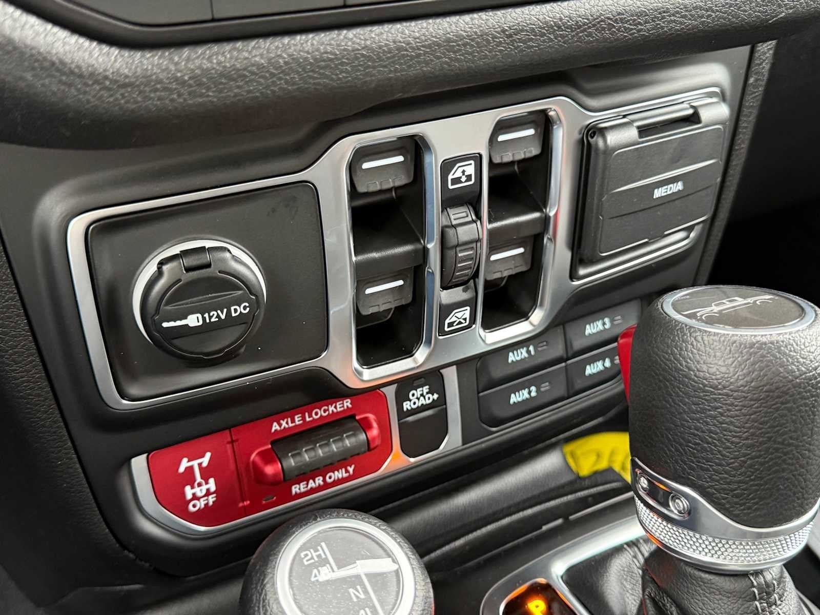New 2026 Jeep Gladiator Sport AWD/4WD image 16