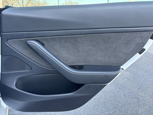 Used 2020 Tesla Model 3 Standard Range image 13