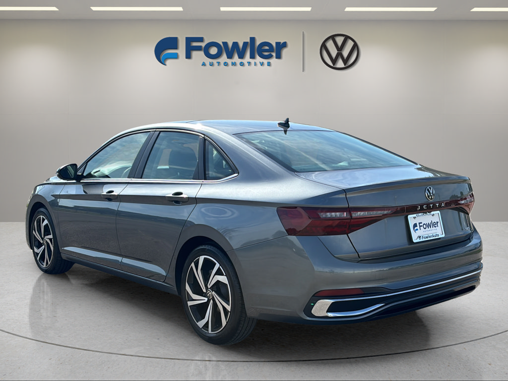 Used 2026 Volkswagen Jetta SEL FWD image 5