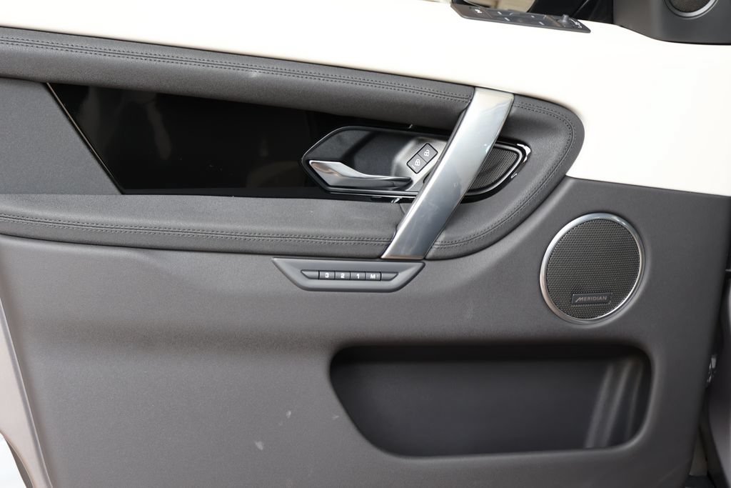 Used 2025 Land Rover Discovery Sport S AWD/4WD image 8