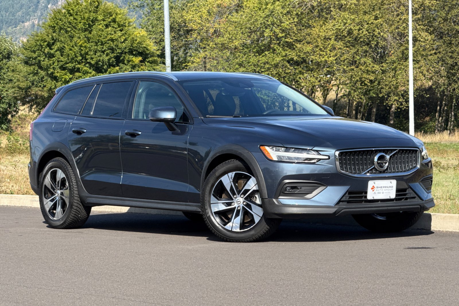 Used 2021 Volvo V60 T5 Cross Country w/ Protection Package AWD/4WD image 1
