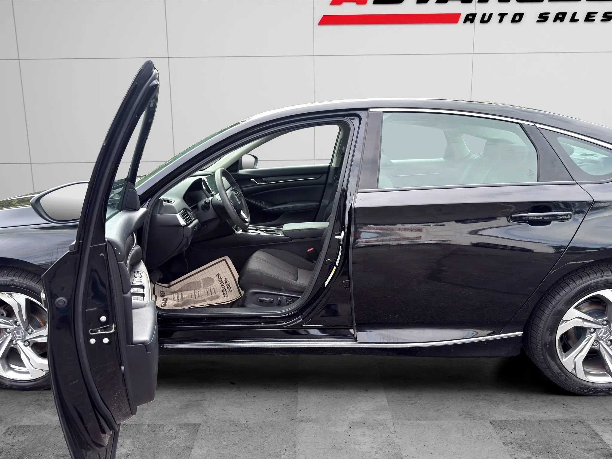Used 2018 Honda Accord EX image 12