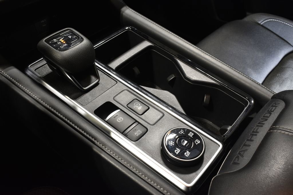 Used 2023 Nissan Pathfinder SV image 25