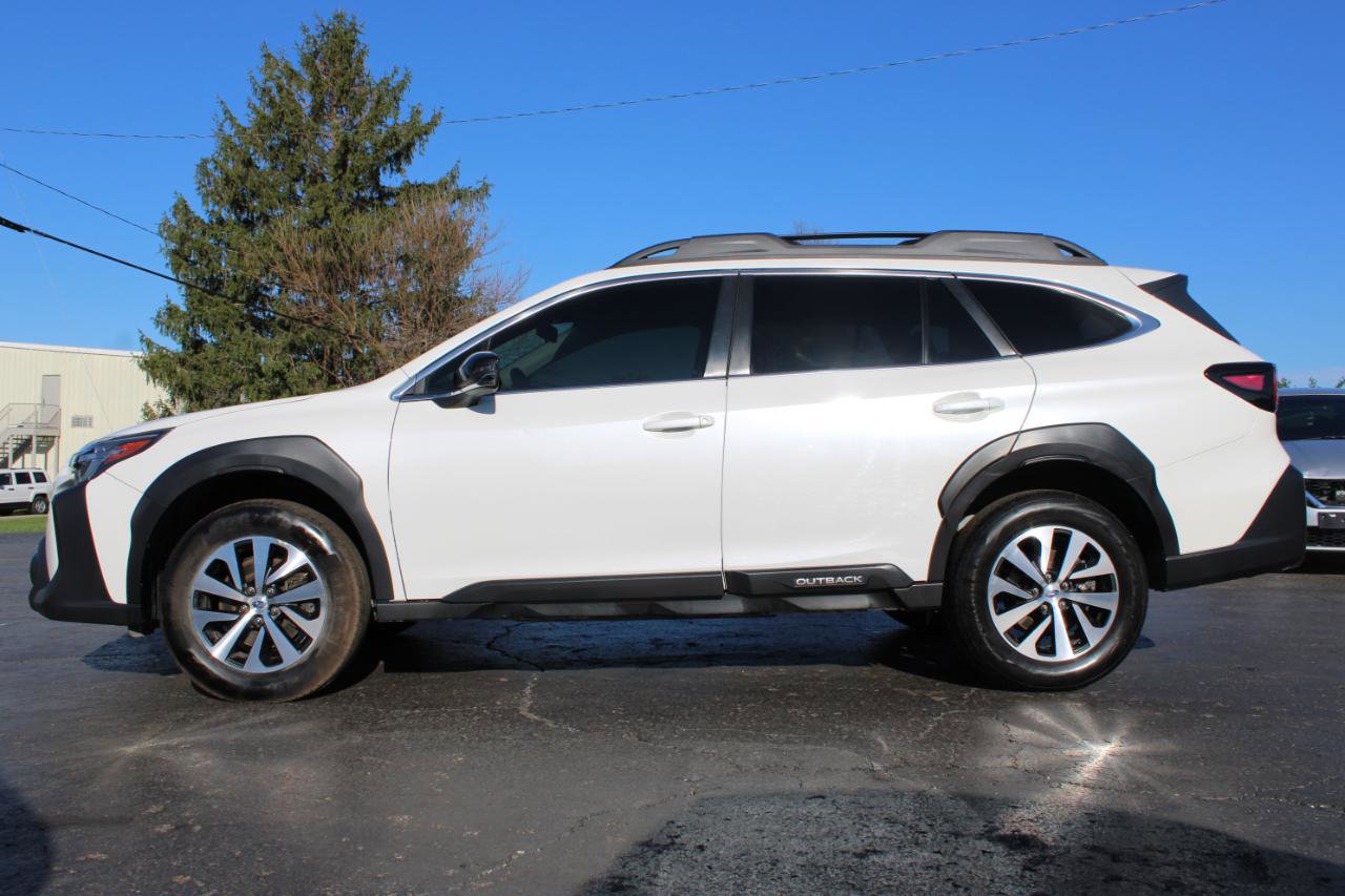 Used 2024 Subaru Outback Premium AWD/4WD image 12
