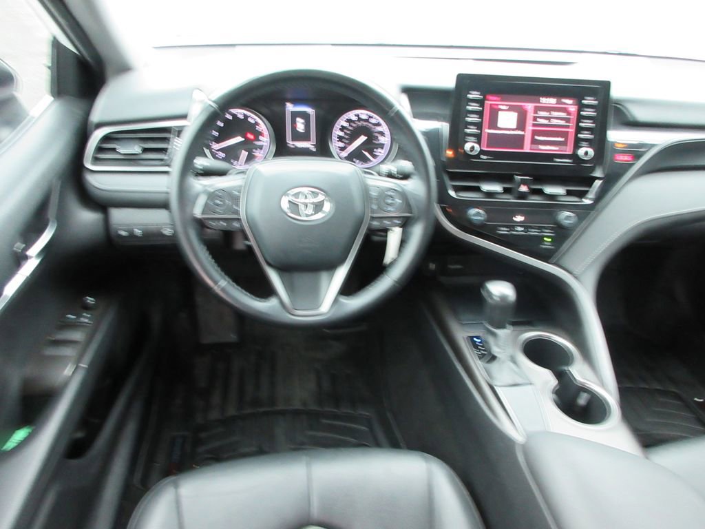 Used 2021 Toyota Camry SE image 14