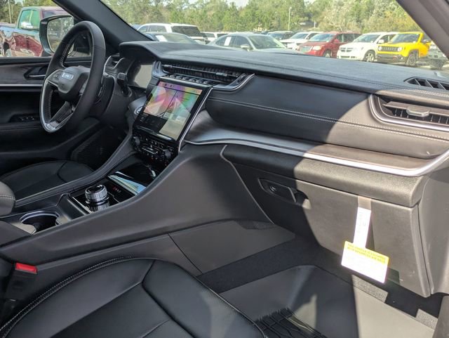 New 2025 Jeep Grand Cherokee Limited w/ Luxury Tech Group II image 31