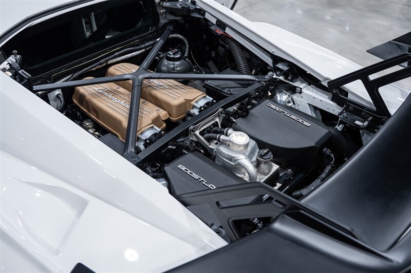Used 2022 Lamborghini Huracan STO RWD image 42