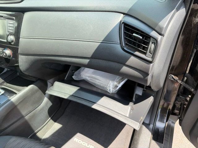 Used 2019 Nissan Rogue SV AWD/4WD image 39