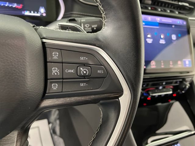 Used 2022 Jeep Grand Cherokee Limited AWD/4WD image 23