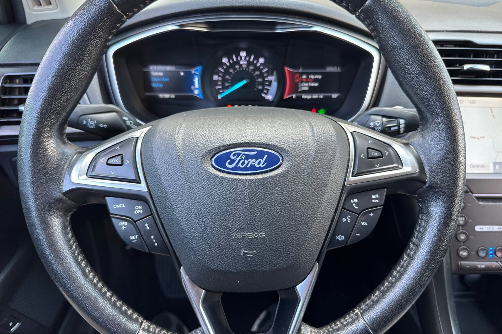 Used 2019 Ford Fusion Energi Titanium FWD image 11