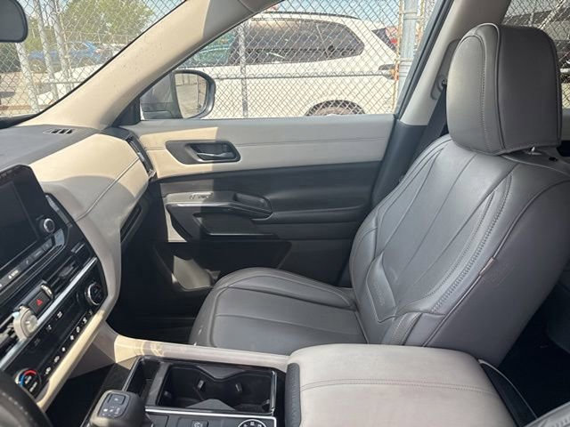 Used 2023 Nissan Pathfinder SV w/ SV Premium Package AWD/4WD image 24