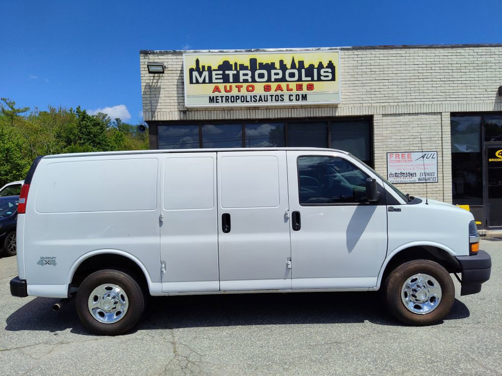 Used 2018 Chevrolet Express 2500 w/ Driver Convenience Package image 2