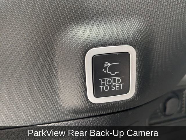 Used 2024 Jeep Grand Cherokee Laredo w/ Luxury Tech Group I image 15