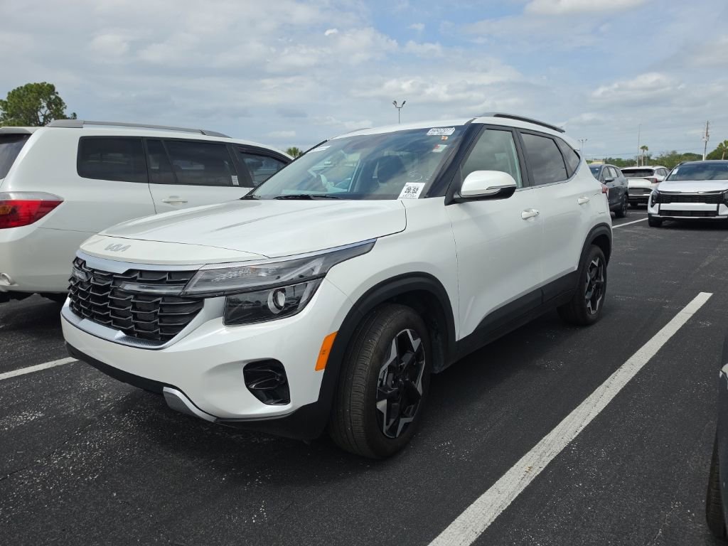 Certified 2025 Kia Seltos EX FWD image 6