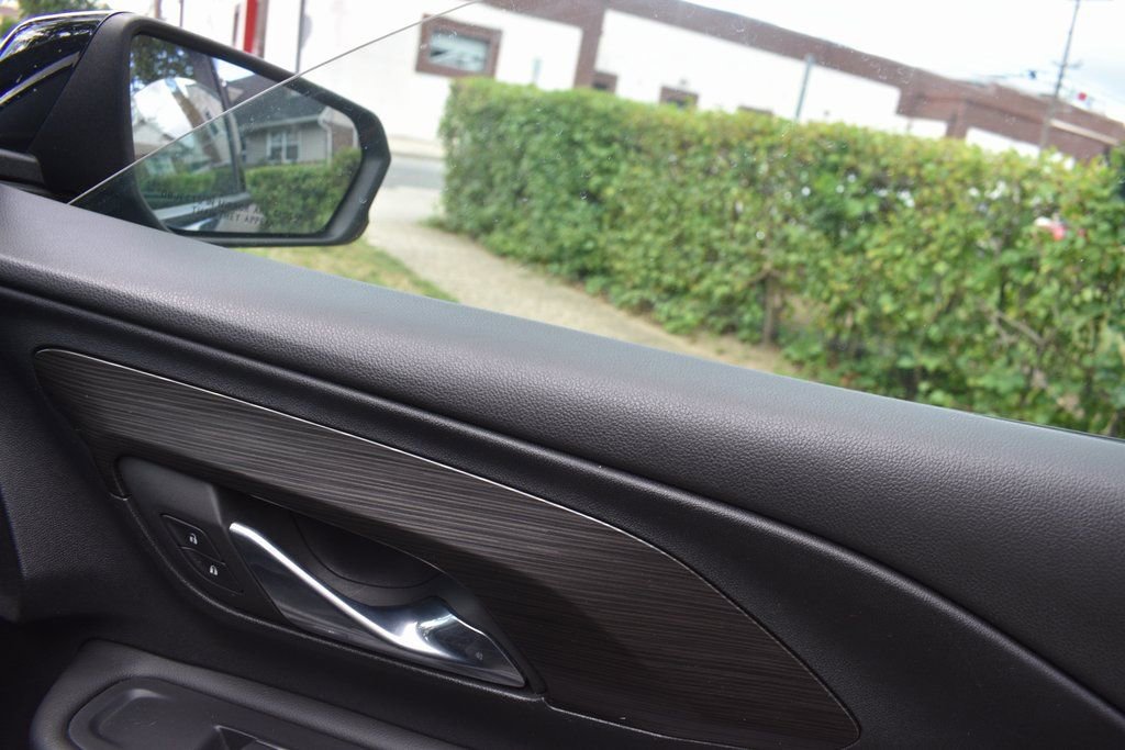 Used 2023 GMC Terrain SLT image 22