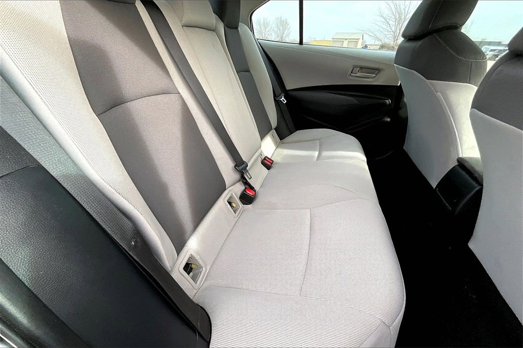 Used 2022 Toyota Corolla LE image 24