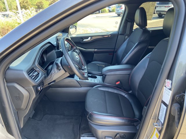 Used 2025 Ford Escape ST-Line FWD image 33