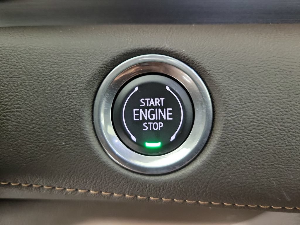 Certified 2023 Cadillac Escalade Premium Luxury w/ LPO, Radiant Package AWD/4WD image 31