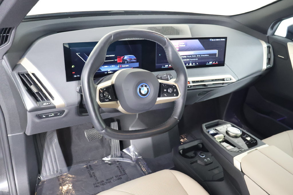 Used 2024 BMW iX xDrive50 w/ Sport Package AWD/4WD image 14