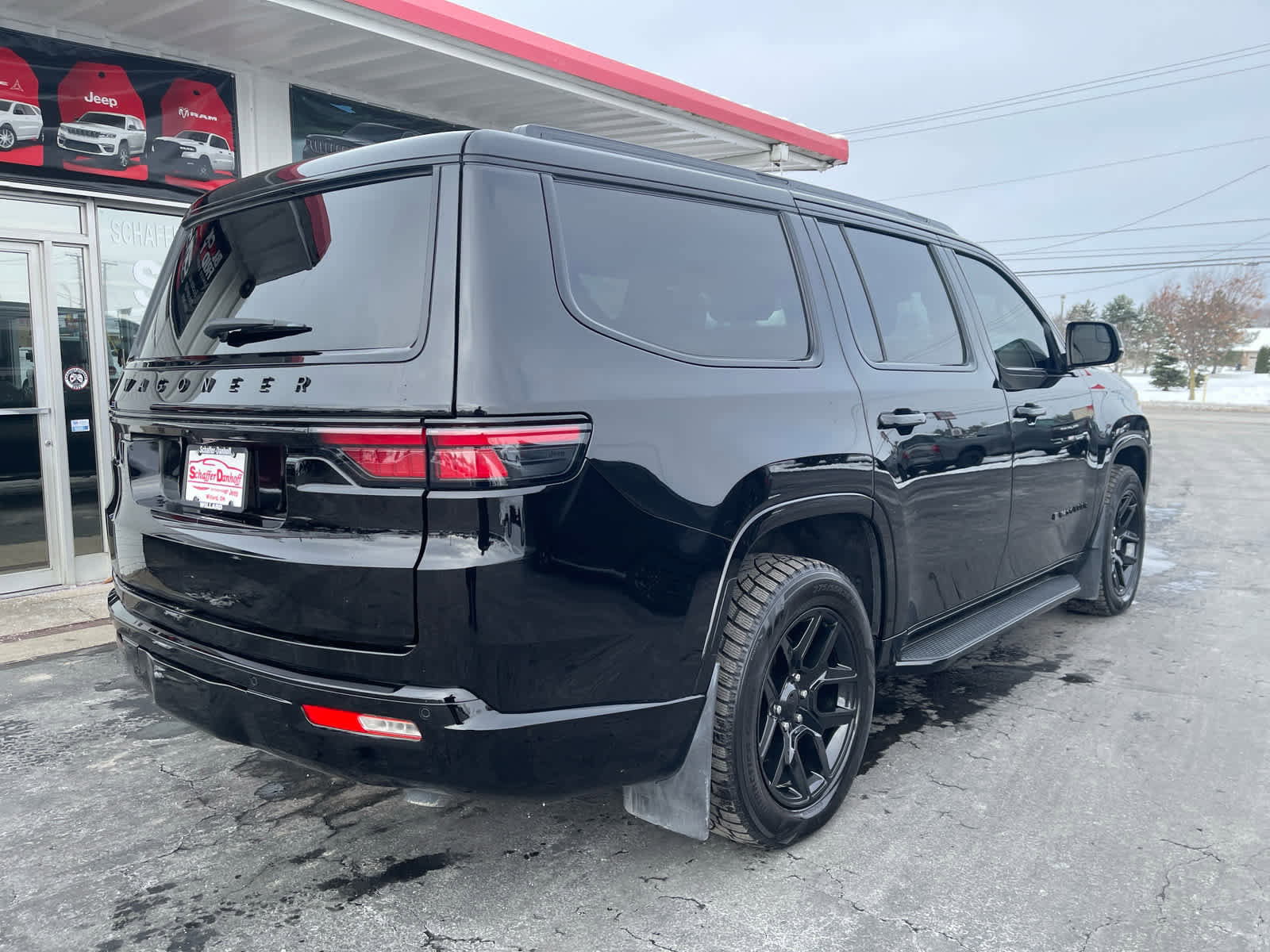 Used 2024 Jeep Wagoneer Series II image 3