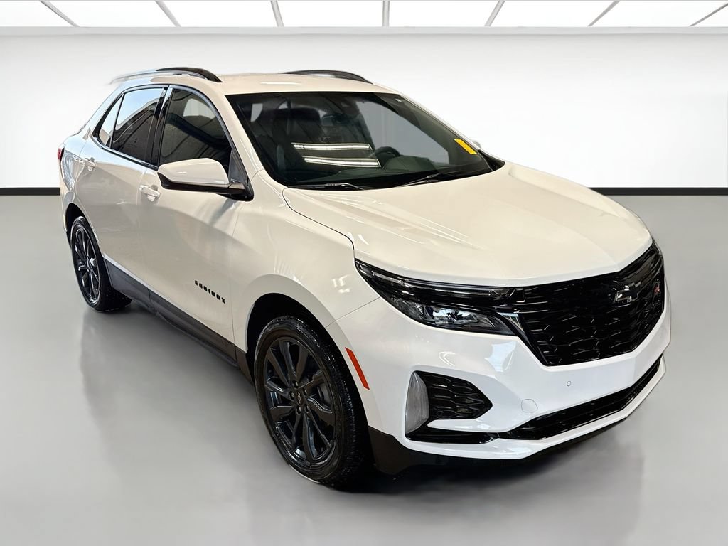 Used 2024 Chevrolet Equinox RS w/ LPO, Floor Liner Package FWD image 3