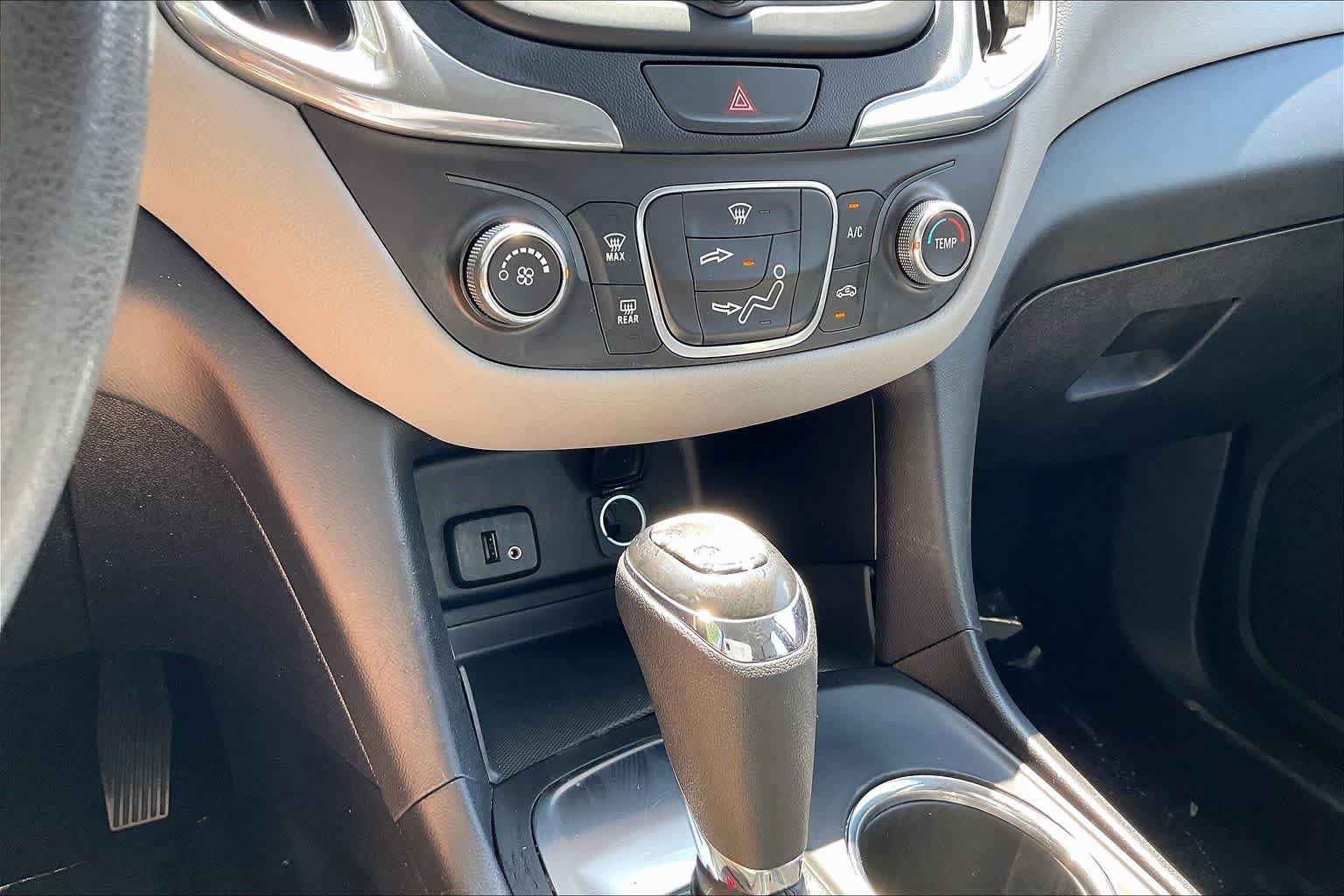 Used 2018 Chevrolet Equinox LS FWD image 31