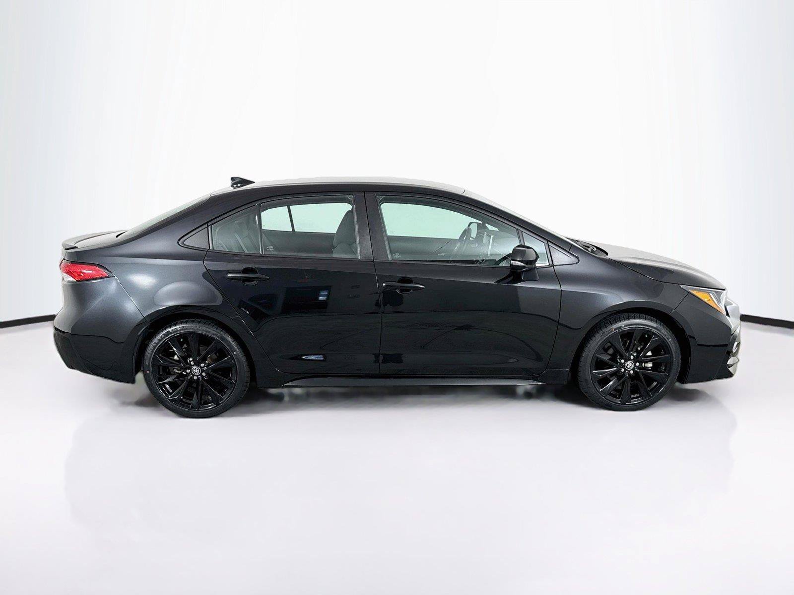 Used 2021 Toyota Corolla SE FWD image 6