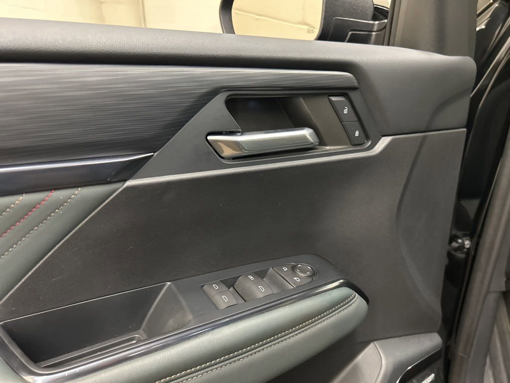 Used 2024 GMC Acadia AT4 w/ Luxury Package image 28