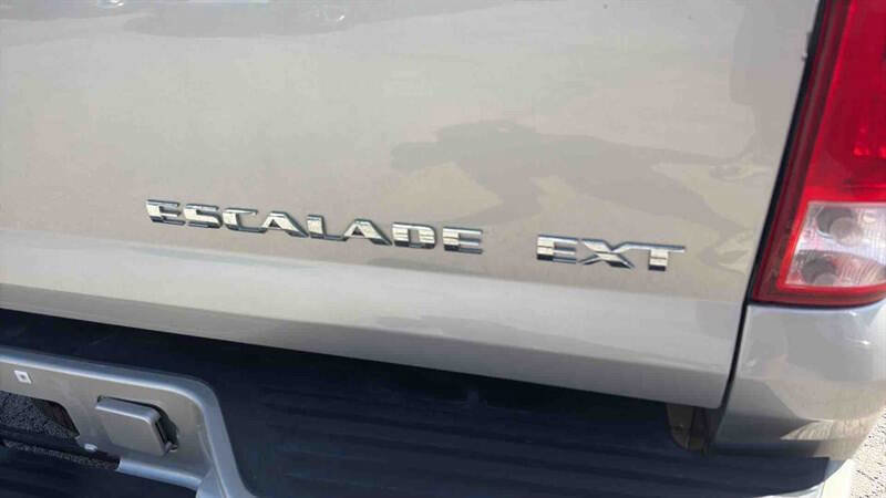 Used 2007 Cadillac Escalade EXT w/ Information Package AWD/4WD image 9