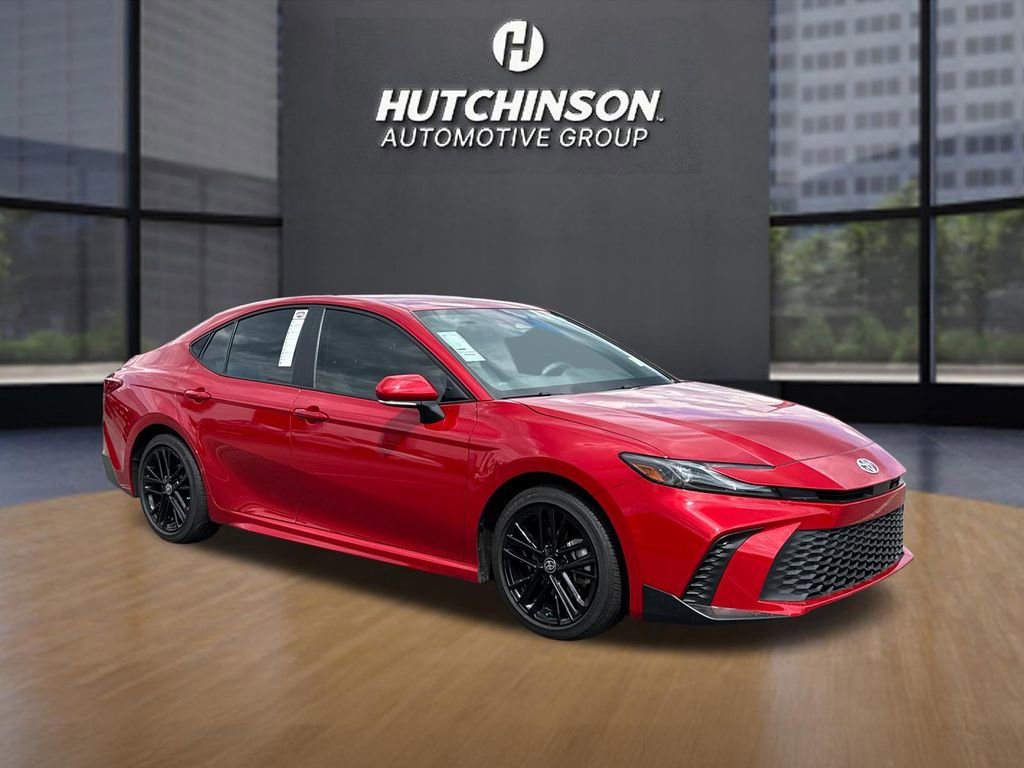 Used 2025 Toyota Camry SE w/ Convenience Package image 1
