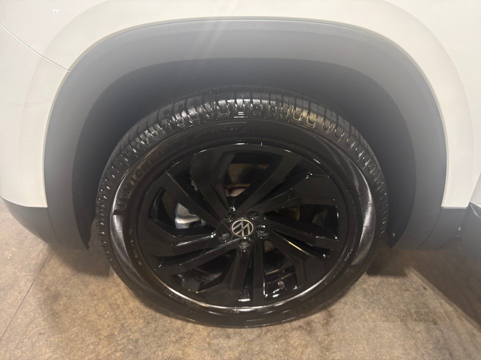 Certified 2023 Volkswagen Atlas SE w/ Black Wheel Package FWD image 27