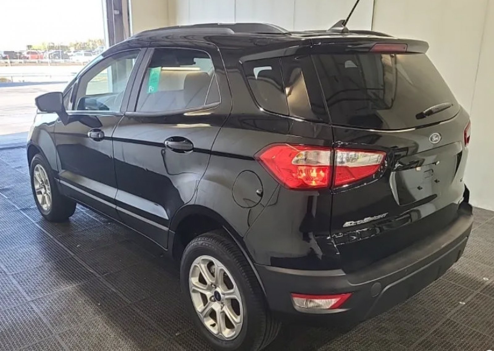 Used 2022 Ford EcoSport SE w/ SE Convenience Package AWD/4WD image 2