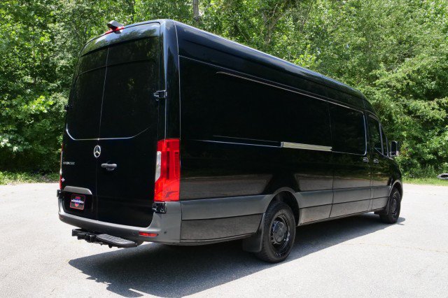 Used 2022 Mercedes-Benz Sprinter 2500 image 12
