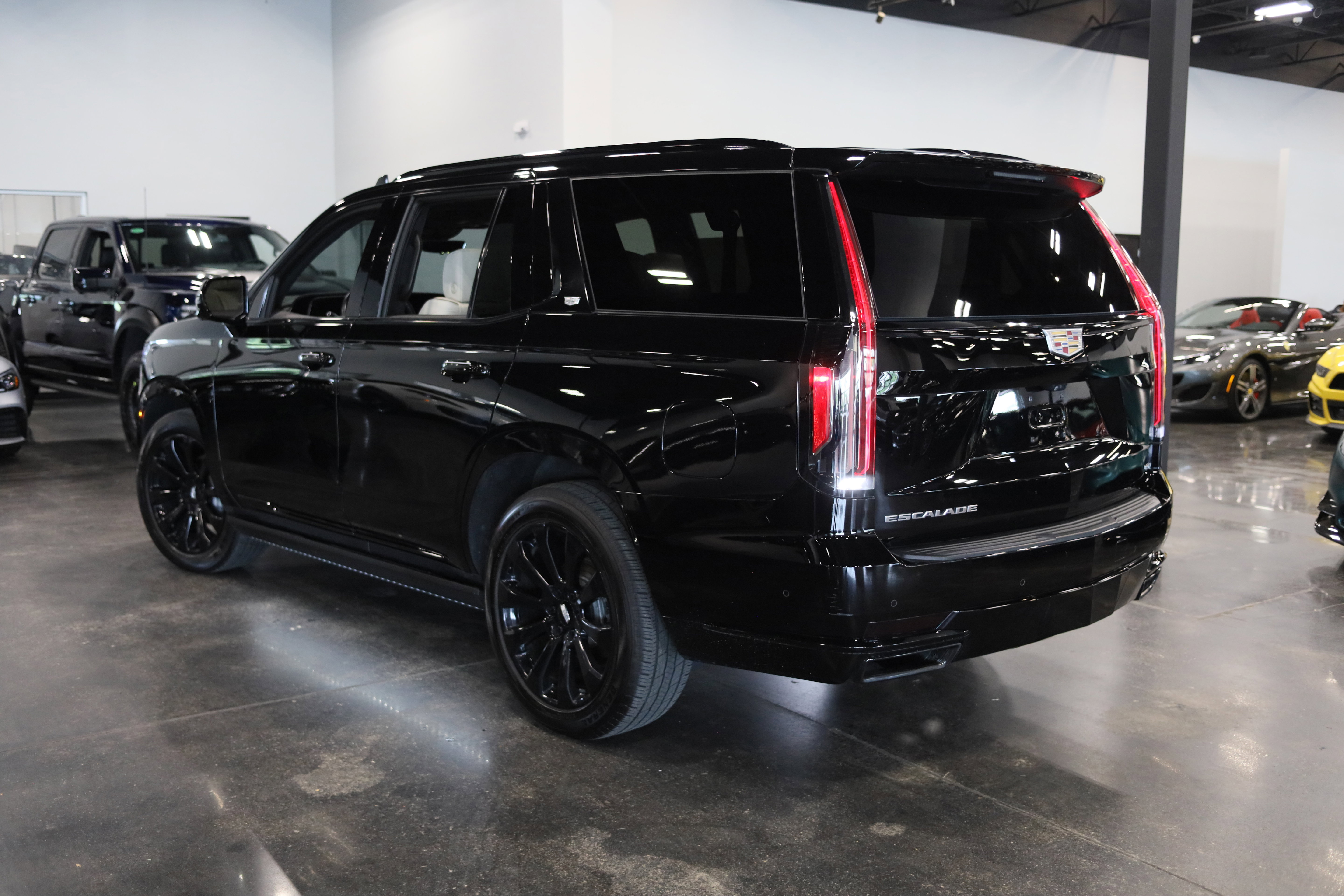 Used 2022 Cadillac Escalade Sport w/ Touring Package AWD/4WD image 4