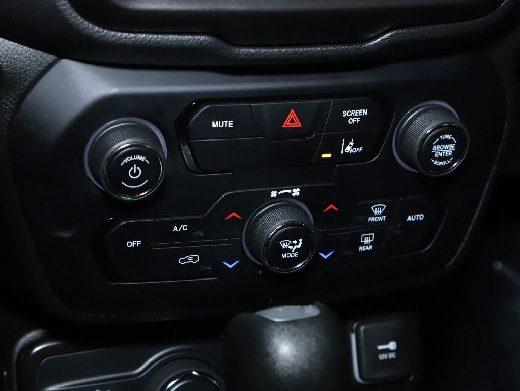 Used 2023 Jeep Renegade Latitude w/ Premium Group image 25