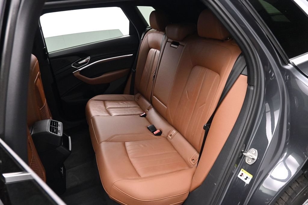 Used 2022 Audi e-tron Premium AWD/4WD image 19