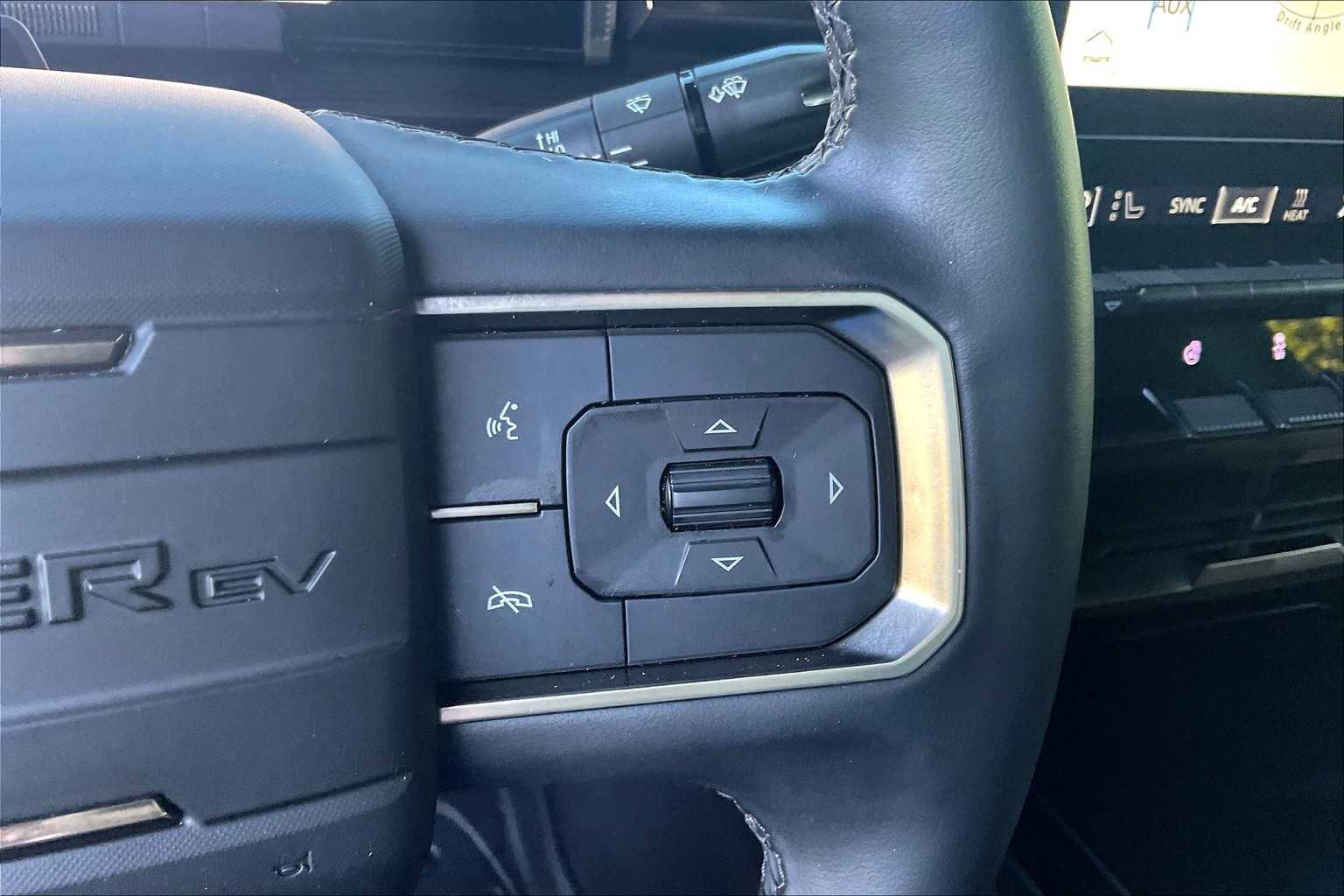 Used 2025 GMC Hummer EV 2X image 22