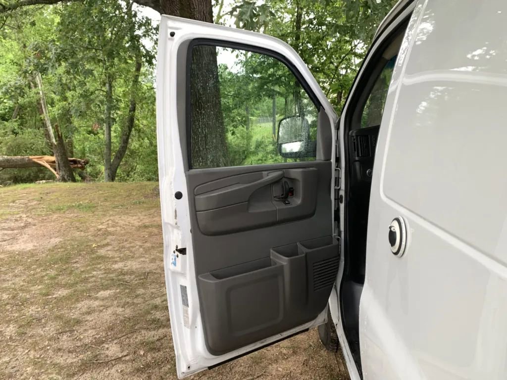 Used 2014 Chevrolet Express 2500 w/ Cold Climate Package image 17