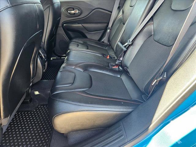 Used 2022 Jeep Cherokee Trailhawk image 16