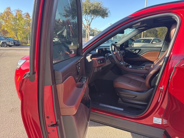 Used 2025 Lincoln Aviator Reserve w/ Jet Appearance Package image 13