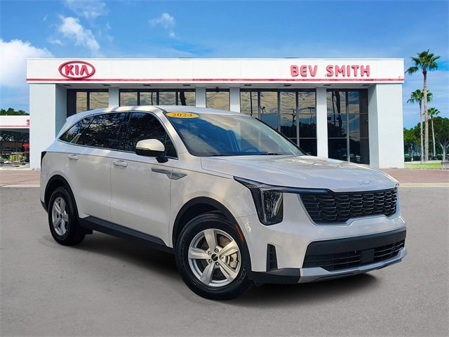 Certified 2024 Kia Sorento LX image 1
